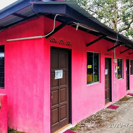 Vila Lopoh Waterfront Budget Chalets Hulu Langat Exteriér fotografie